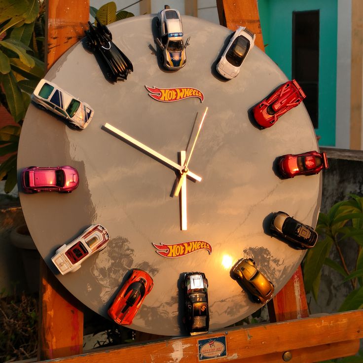 Hot Wheels Theme Resin Wall Clock
